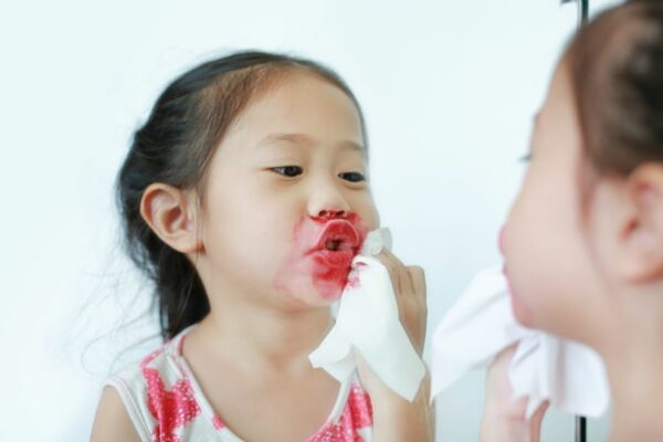 What Happens If My Child Eats Lipstick 600x400 